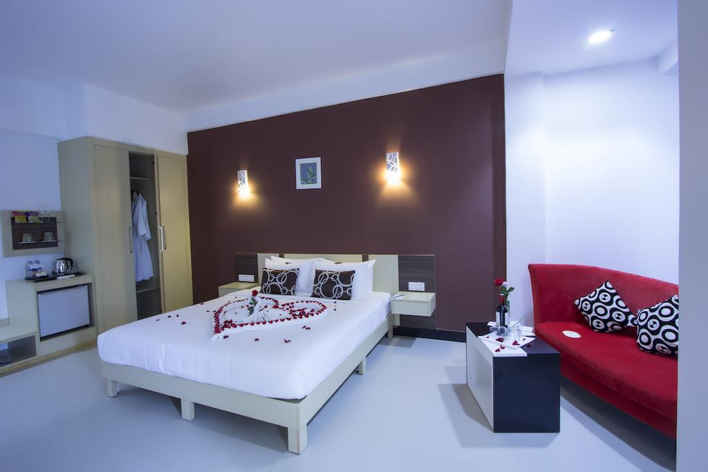 Moon Julie Hotel Sihanoukville Exterior foto