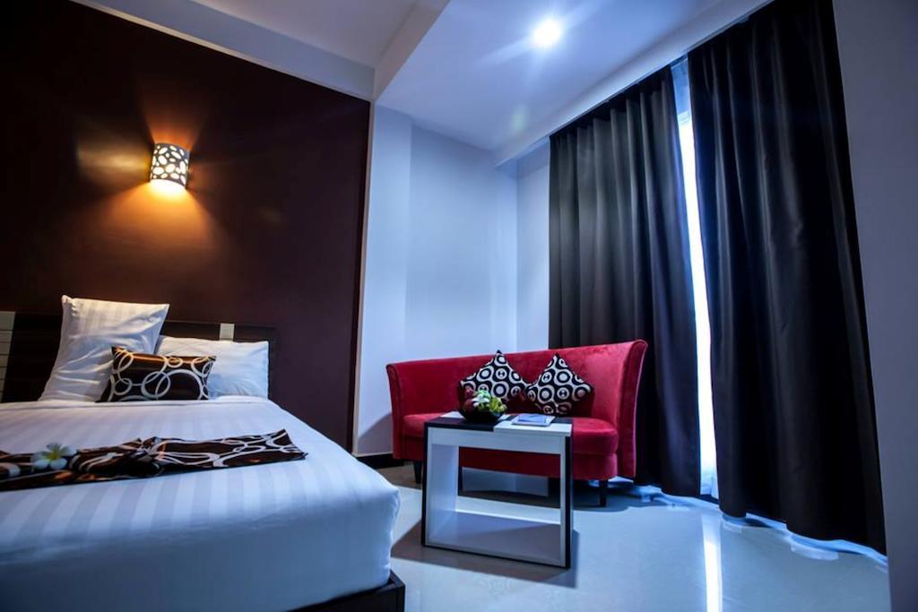Moon Julie Hotel Sihanoukville Exterior foto